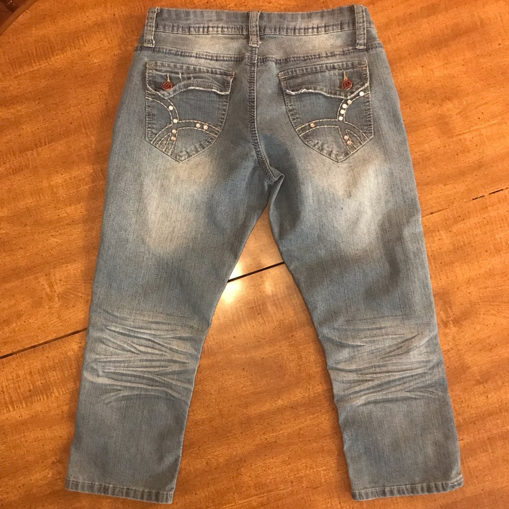 VIP Jeans Denim Capris - Picture 2 of 4